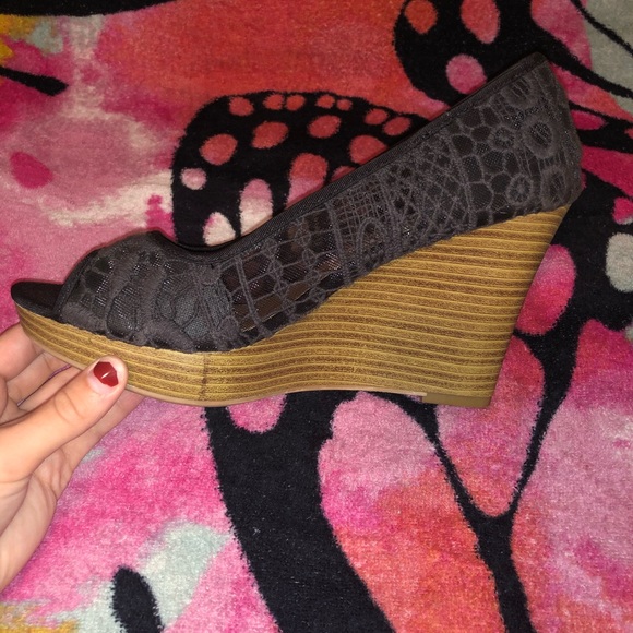 American eagle Black wedge heels 8.5 - Picture 3 of 4